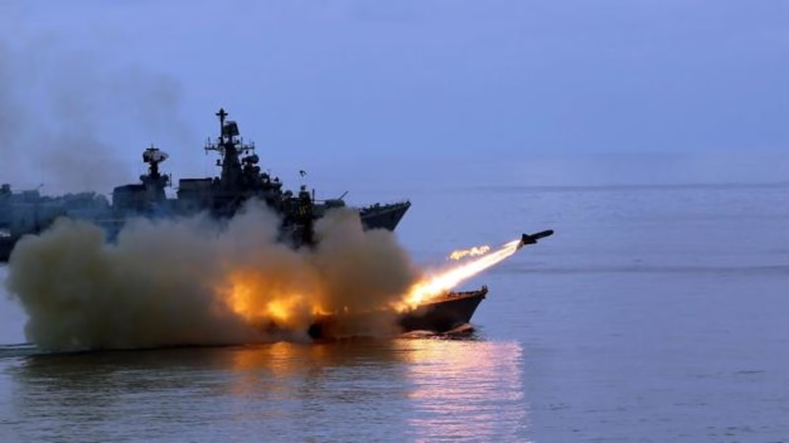 Pakistan Navy’s New Conspiracy Against India? Experts Say the Next Battle Will Be at Sea